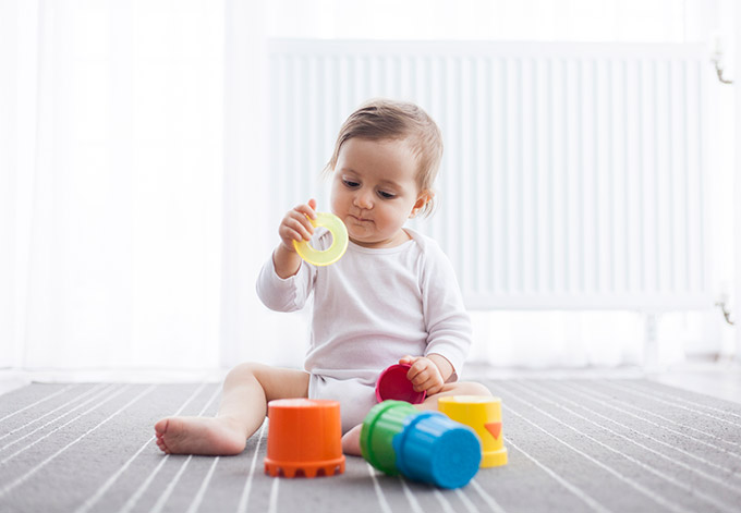 四個月嬰兒以喝母乳為主，如果同時間有吃4個月寶寶副食品的份量要適量。