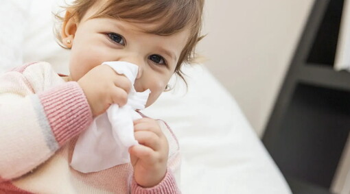 新生兒打噴嚏是感冒嗎？解析嬰兒打噴嚏5大原因、改善方法