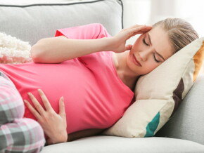 孕婦頭痛如何緩解？喝水熱敷多休息