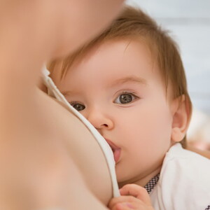 懷孕哺乳中的母親