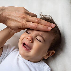 釐清幼兒無症狀反覆發燒原因！11種可能讓幼兒發燒的病症一次看