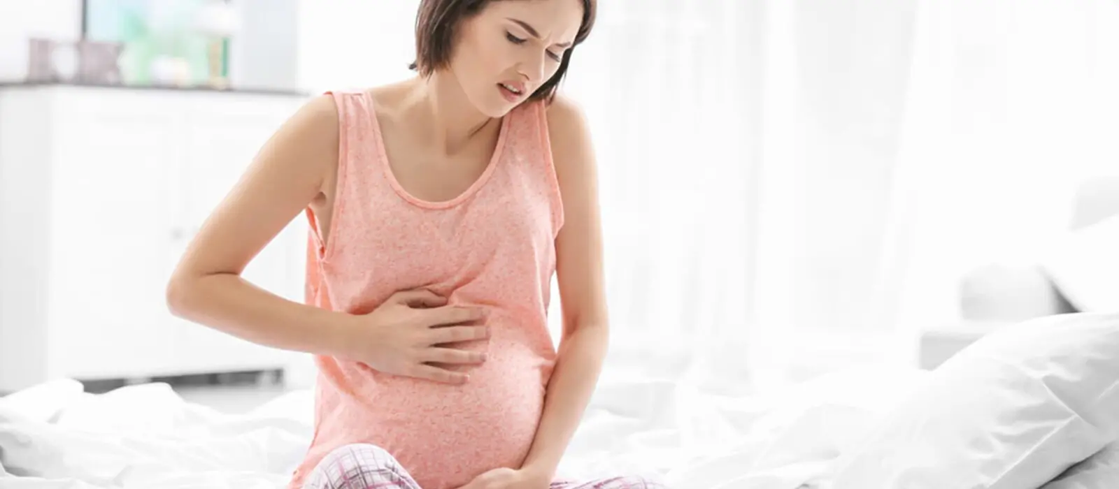 在經醫師判斷正式確認懷孕後，準媽媽體內的荷爾蒙也會隨之產生變化，進入懷孕初期，孕婦常會發現自己容易出現噁心想吐等懷孕徵兆。