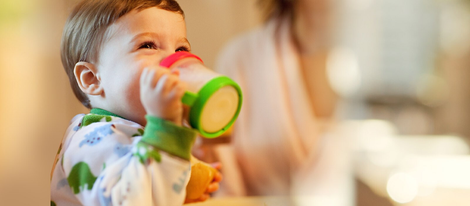 建議配方奶泡完放超過兩小時不要給寶寶喝，家長們也要注意每次泡奶的量